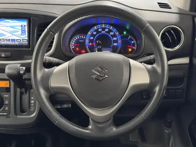 スズキ ワゴンＲ 20周年記念車 三重県 2014(平26)年 6.1万km パールホワイト ガソリン/FF/インパネCVT/ケンウッド 7インチ『彩速ナビ』MDV-S706/（FM/AM/CD/DVD/iPod/USB/SD/TV/Bluetooth）/ドライブレコーダー 前後/ETC/安全/・レーダーブレーキサポート/・ESP（横すべり防止装置）/・運転席・助手席エアバッグ/・ヒルホールドコントロール（坂道発進アシスト）/・セキュリティアラームシステム/・衝突安全ボディ/装備/・オートライト/・ディスチャージ（HID）ヘッドライト/・オートエアコン/・プッシュスタート/・電動格納式リモコンドアミラー/・アクセサリーソケット（DC12V）/・助手席シートアンダーボックス/・ベンチシート/・左右リヤシートスライド/・リヤワイパー/・純正15インチアルミホイール/・スマートキーx2/・保/取/オーディオ取/・パワーステアリング/・全ドアパワーウインドウ/など