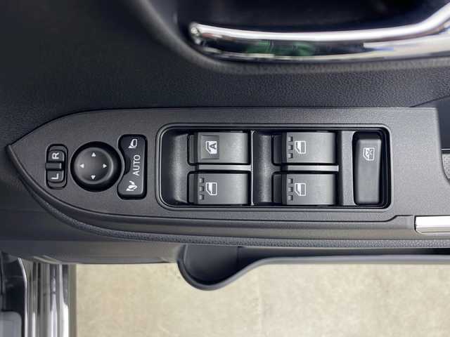 ダイハツ タント カスタム X 秋田県 2024(令6)年 0.1千km ブラックマイカメタリック ４ＷＤ/バックカメラ装着車両/両側パワースライドドア/ウェルカムオープン/前席シートヒーター/ハーフレザーシート/オートブレーキホールド/プッシュスタート/スマートキー/スペアキー/オートライト/リアサンシェード/ＬＥＤヘッドライト/オーディオレス