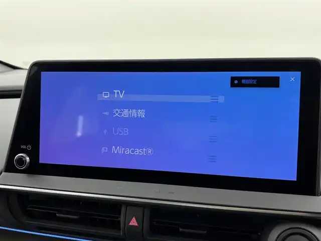 トヨタ プリウス Z 福岡県 2023(令5)年 0.9万km アティチュードブラックマイカ ワンオーナー　/純正１２．３型ＤＡナビ/フルセグTV　/全方位カメラ　/ワイヤレス充電　/デジタルインナーミラー　/ビルトインETC２．０　/トヨタセーフティセンス　/衝突軽減ブレーキ　/レーンキープ　/ブラインドスポットモニター　/アクセル踏み間違防止　/パーキングアシスト　/シートメモリー付きパワーシート　/シートベンチレーション/ヒーター　/ステアリングヒーター　/パワーバックドア　/純正１９インチアルミホイール　/ＬＥＤヘッドライト