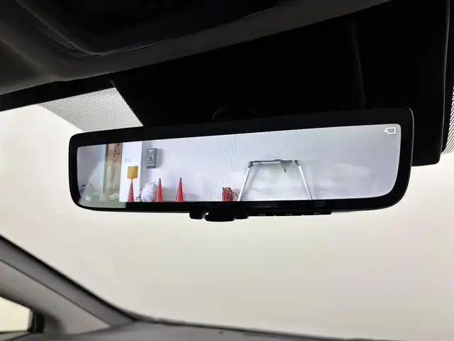 トヨタ プリウス Z 福岡県 2023(令5)年 0.9万km アティチュードブラックマイカ ワンオーナー　/純正１２．３型ＤＡナビ/フルセグTV　/全方位カメラ　/ワイヤレス充電　/デジタルインナーミラー　/ビルトインETC２．０　/トヨタセーフティセンス　/衝突軽減ブレーキ　/レーンキープ　/ブラインドスポットモニター　/アクセル踏み間違防止　/パーキングアシスト　/シートメモリー付きパワーシート　/シートベンチレーション/ヒーター　/ステアリングヒーター　/パワーバックドア　/純正１９インチアルミホイール　/ＬＥＤヘッドライト