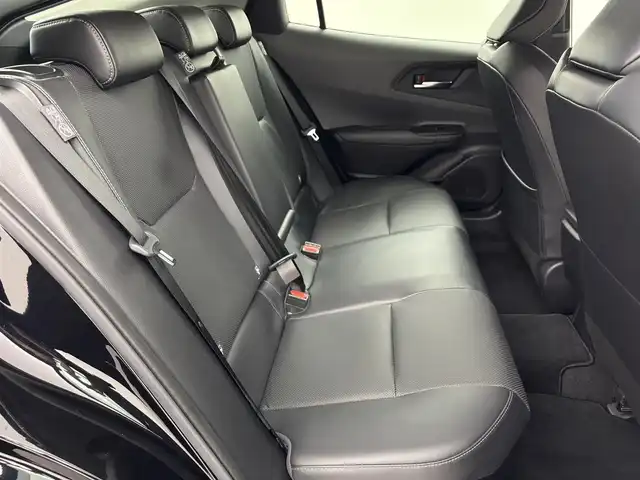 トヨタ プリウス Z 福岡県 2023(令5)年 0.9万km アティチュードブラックマイカ ワンオーナー　/純正１２．３型ＤＡナビ/フルセグTV　/全方位カメラ　/ワイヤレス充電　/デジタルインナーミラー　/ビルトインETC２．０　/トヨタセーフティセンス　/衝突軽減ブレーキ　/レーンキープ　/ブラインドスポットモニター　/アクセル踏み間違防止　/パーキングアシスト　/シートメモリー付きパワーシート　/シートベンチレーション/ヒーター　/ステアリングヒーター　/パワーバックドア　/純正１９インチアルミホイール　/ＬＥＤヘッドライト