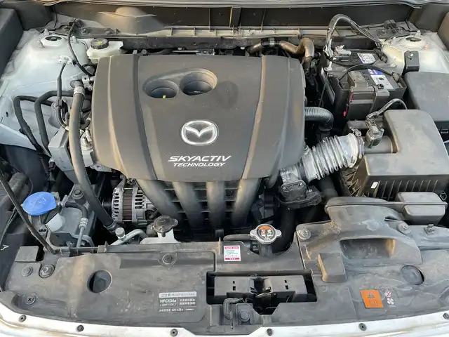 マツダ ＣＸ－３ 20S エクスクルーシブモッズ 滋賀県 2018(平30)年 4.4万km スノーフレイクホワイトパールマイカ 純正HDDナビ/(AM/FM/CD/DVD/フルセグ/Bluetooth/AUX)/バックカメラ/ビルトインETC/踏み間違い防止アシスト/ブレーキアシスト/プリクラッシュブレーキアシスト/ヒルスタート（坂道発進）アシスト/前方衝突防止支援システム/後側方衝突防止支援システム/TCS（トラクションコントロールシステム）/VDC（ビークルダイナミクスコントロール）/レーンキープアシスト/車間自動制御システム	/ASCD（オートスピードコントロール装置）/ABS（アンチロックブレーキシステム）/バックビューモニター/コーナー・バックセンサー（ソナー）/標識検知機能/運転席・助手席シートヒーター/電動格納ミラー/電子パーキング/ブレーキホールド/ステアリングスイッチ/ステアリングヒーター/パドルシフト/オートライト/オートハイビーム/LEDヘッドライト/フロントフォグ/フルオートエアコン/USB端子/プッシュスタート/スマートキー/純正フロアマット