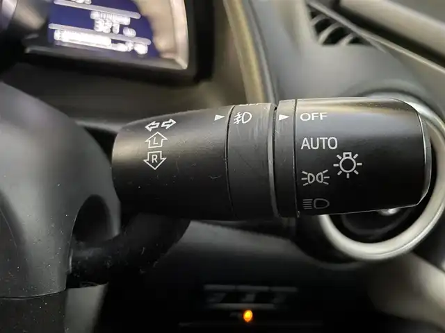 マツダ ＣＸ－３ 20S エクスクルーシブモッズ 滋賀県 2018(平30)年 4.4万km スノーフレイクホワイトパールマイカ 純正HDDナビ/(AM/FM/CD/DVD/フルセグ/Bluetooth/AUX)/バックカメラ/ビルトインETC/踏み間違い防止アシスト/ブレーキアシスト/プリクラッシュブレーキアシスト/ヒルスタート（坂道発進）アシスト/前方衝突防止支援システム/後側方衝突防止支援システム/TCS（トラクションコントロールシステム）/VDC（ビークルダイナミクスコントロール）/レーンキープアシスト/車間自動制御システム	/ASCD（オートスピードコントロール装置）/ABS（アンチロックブレーキシステム）/バックビューモニター/コーナー・バックセンサー（ソナー）/標識検知機能/運転席・助手席シートヒーター/電動格納ミラー/電子パーキング/ブレーキホールド/ステアリングスイッチ/ステアリングヒーター/パドルシフト/オートライト/オートハイビーム/LEDヘッドライト/フロントフォグ/フルオートエアコン/USB端子/プッシュスタート/スマートキー/純正フロアマット