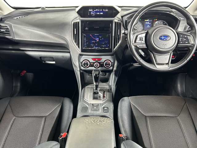 スバル インプレッサ スポーツ 1．6i－Lアイサイト 神奈川県 2017(平29)年 4.5万km クリスタルホワイトP 純正7型メモリーナビゲーション【MF-0206】/フルセグ　CD DVD　USB　iPod　AUX　Bluetooth　AM FM/バックカメラ/クリアビューパック/革巻きステアリングホイールセット/キーレスアクセス/プッシュスタート/アイサイトver3/ブラインドスポットモニター/全車速追従機能付クルーズコントロール/プリクラッシュブレーキ/アダブティブレーンキープ/AT誤発進/誤後進抑制制御/ふらつき警報/車線逸脱警報/歩行者発進お知らせ/アイドリングストップ/パドルシフト/純正前方ドライブレコーダー/ETC/電動パーキングブレーキ/ダウンヒルアシストコントロール/nanoe/SRH/純正リアスポイラー/LEDLiner/LEDヘッドランプ/オートライト/フロントフォグランプ/リアフォグランプ/ヘッドライトウォッシャー/純正16インチアルミホイール