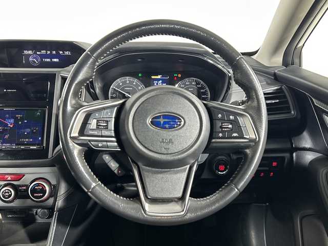 スバル インプレッサ スポーツ 1．6i－Lアイサイト 神奈川県 2017(平29)年 4.5万km クリスタルホワイトP 純正7型メモリーナビゲーション【MF-0206】/フルセグ　CD DVD　USB　iPod　AUX　Bluetooth　AM FM/バックカメラ/クリアビューパック/革巻きステアリングホイールセット/キーレスアクセス/プッシュスタート/アイサイトver3/ブラインドスポットモニター/全車速追従機能付クルーズコントロール/プリクラッシュブレーキ/アダブティブレーンキープ/AT誤発進/誤後進抑制制御/ふらつき警報/車線逸脱警報/歩行者発進お知らせ/アイドリングストップ/パドルシフト/純正前方ドライブレコーダー/ETC/電動パーキングブレーキ/ダウンヒルアシストコントロール/nanoe/SRH/純正リアスポイラー/LEDLiner/LEDヘッドランプ/オートライト/フロントフォグランプ/リアフォグランプ/ヘッドライトウォッシャー/純正16インチアルミホイール