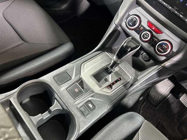 スバル インプレッサ スポーツ 1．6i－Lアイサイト 神奈川県 2017(平29)年 4.5万km クリスタルホワイトP 純正7型メモリーナビゲーション【MF-0206】/フルセグ　CD DVD　USB　iPod　AUX　Bluetooth　AM FM/バックカメラ/クリアビューパック/革巻きステアリングホイールセット/キーレスアクセス/プッシュスタート/アイサイトver3/ブラインドスポットモニター/全車速追従機能付クルーズコントロール/プリクラッシュブレーキ/アダブティブレーンキープ/AT誤発進/誤後進抑制制御/ふらつき警報/車線逸脱警報/歩行者発進お知らせ/アイドリングストップ/パドルシフト/純正前方ドライブレコーダー/ETC/電動パーキングブレーキ/ダウンヒルアシストコントロール/nanoe/SRH/純正リアスポイラー/LEDLiner/LEDヘッドランプ/オートライト/フロントフォグランプ/リアフォグランプ/ヘッドライトウォッシャー/純正16インチアルミホイール