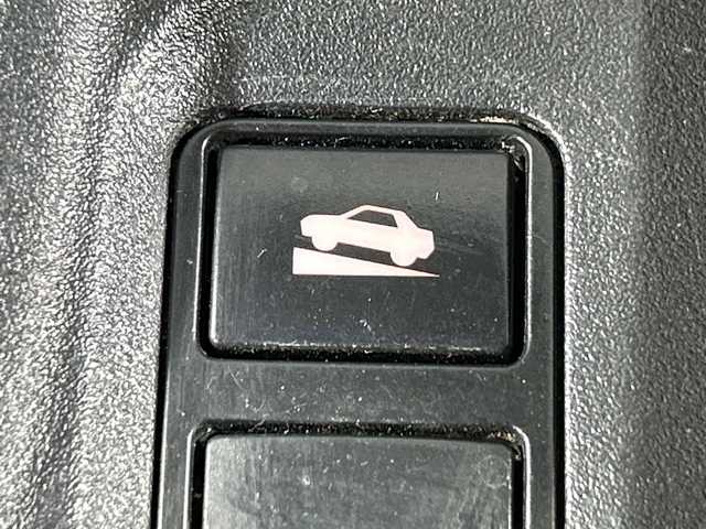 スバル インプレッサ スポーツ 1．6i－Lアイサイト 神奈川県 2017(平29)年 4.5万km クリスタルホワイトP 純正7型メモリーナビゲーション【MF-0206】/フルセグ　CD DVD　USB　iPod　AUX　Bluetooth　AM FM/バックカメラ/クリアビューパック/革巻きステアリングホイールセット/キーレスアクセス/プッシュスタート/アイサイトver3/ブラインドスポットモニター/全車速追従機能付クルーズコントロール/プリクラッシュブレーキ/アダブティブレーンキープ/AT誤発進/誤後進抑制制御/ふらつき警報/車線逸脱警報/歩行者発進お知らせ/アイドリングストップ/パドルシフト/純正前方ドライブレコーダー/ETC/電動パーキングブレーキ/ダウンヒルアシストコントロール/nanoe/SRH/純正リアスポイラー/LEDLiner/LEDヘッドランプ/オートライト/フロントフォグランプ/リアフォグランプ/ヘッドライトウォッシャー/純正16インチアルミホイール