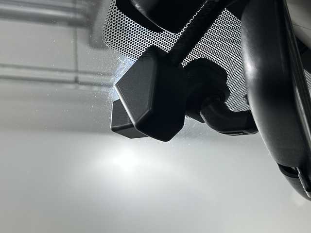 スバル インプレッサ スポーツ 1．6i－Lアイサイト 神奈川県 2017(平29)年 4.5万km クリスタルホワイトP 純正7型メモリーナビゲーション【MF-0206】/フルセグ　CD DVD　USB　iPod　AUX　Bluetooth　AM FM/バックカメラ/クリアビューパック/革巻きステアリングホイールセット/キーレスアクセス/プッシュスタート/アイサイトver3/ブラインドスポットモニター/全車速追従機能付クルーズコントロール/プリクラッシュブレーキ/アダブティブレーンキープ/AT誤発進/誤後進抑制制御/ふらつき警報/車線逸脱警報/歩行者発進お知らせ/アイドリングストップ/パドルシフト/純正前方ドライブレコーダー/ETC/電動パーキングブレーキ/ダウンヒルアシストコントロール/nanoe/SRH/純正リアスポイラー/LEDLiner/LEDヘッドランプ/オートライト/フロントフォグランプ/リアフォグランプ/ヘッドライトウォッシャー/純正16インチアルミホイール