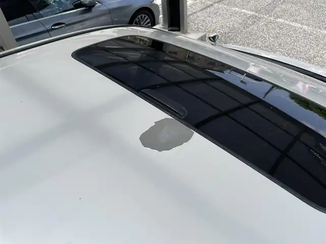 トヨタ ヴェルファイア 2．4Z プラチナセレクションⅡ 埼玉県 2010(平22)年 11.9万km ホワイトパールクリスタルシャイン Wサンルーフ/純正ナビTV/社外フリップダウンモニター/バックカメラ/両側パワースライドドア/パワーバックドア/ビルトインETC/前後ドライブレコーダー/横滑防止装置/クリアランスソナー/純正アルミホイール/二列目オットマン/プッシュスタート/オートライト/HID ヘッドライト/取扱説明書