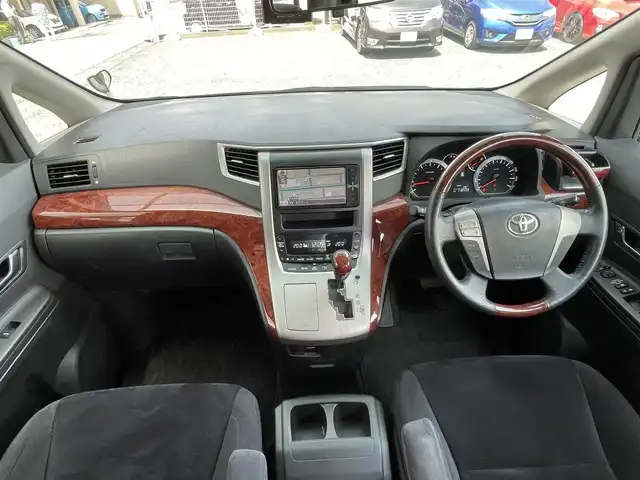 トヨタ ヴェルファイア 2．4Z プラチナセレクションⅡ 埼玉県 2010(平22)年 11.9万km ホワイトパールクリスタルシャイン Wサンルーフ/純正ナビTV/社外フリップダウンモニター/バックカメラ/両側パワースライドドア/パワーバックドア/ビルトインETC/前後ドライブレコーダー/横滑防止装置/クリアランスソナー/純正アルミホイール/二列目オットマン/プッシュスタート/オートライト/HID ヘッドライト/取扱説明書