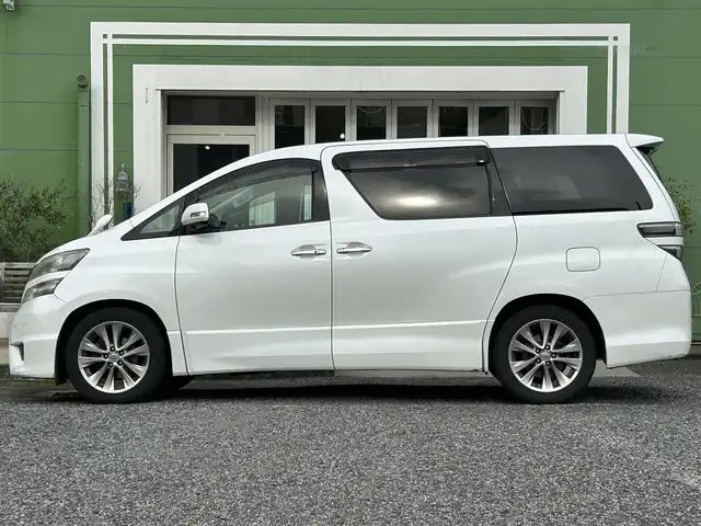 トヨタ ヴェルファイア 2．4Z プラチナセレクションⅡ 埼玉県 2010(平22)年 11.9万km ホワイトパールクリスタルシャイン Wサンルーフ/純正ナビTV/社外フリップダウンモニター/バックカメラ/両側パワースライドドア/パワーバックドア/ビルトインETC/前後ドライブレコーダー/横滑防止装置/クリアランスソナー/純正アルミホイール/二列目オットマン/プッシュスタート/オートライト/HID ヘッドライト/取扱説明書