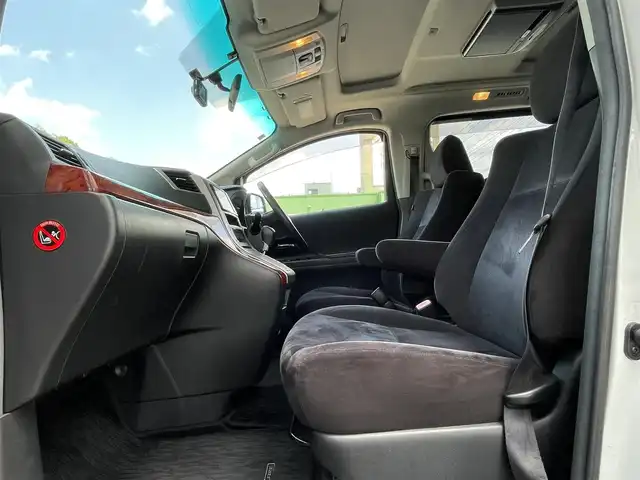 トヨタ ヴェルファイア 2．4Z プラチナセレクションⅡ 埼玉県 2010(平22)年 11.9万km ホワイトパールクリスタルシャイン Wサンルーフ/純正ナビTV/社外フリップダウンモニター/バックカメラ/両側パワースライドドア/パワーバックドア/ビルトインETC/前後ドライブレコーダー/横滑防止装置/クリアランスソナー/純正アルミホイール/二列目オットマン/プッシュスタート/オートライト/HID ヘッドライト/取扱説明書