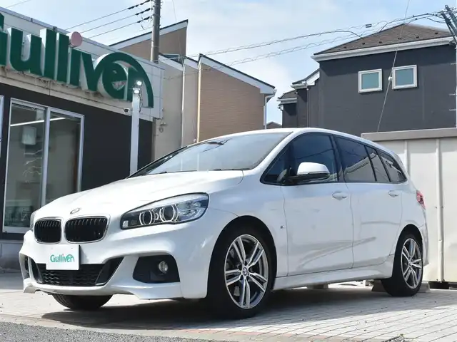 ＢＭＷ ２２０ｉ グランツアラー Mスポーツ 神奈川県 2016(平28)年 5.7万km アルピンホワイトⅢ 2.0ターボ/純正HDDナビ/(DVD/Bluetooth/USB/MSV)/バックカメラ/パワーバックドア/ドライビングアシスト/オートエアコン/ハニカムメッシュフロントエアロバンパー/LEDヘッドライト/スマートキー/前後ドライブレコーダー/ETC/横滑り防止機能/純正18インチアルミホイール/カーテンエアバック/スペアキー/保証書/取扱説明書