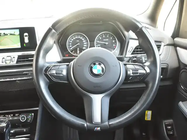 ＢＭＷ ２２０ｉ グランツアラー Mスポーツ 神奈川県 2016(平28)年 5.7万km アルピンホワイトⅢ 2.0ターボ/純正HDDナビ/(DVD/Bluetooth/USB/MSV)/バックカメラ/パワーバックドア/ドライビングアシスト/オートエアコン/ハニカムメッシュフロントエアロバンパー/LEDヘッドライト/スマートキー/前後ドライブレコーダー/ETC/横滑り防止機能/純正18インチアルミホイール/カーテンエアバック/スペアキー/保証書/取扱説明書