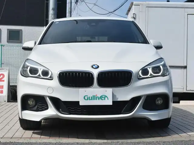 ＢＭＷ ２２０ｉ グランツアラー Mスポーツ 神奈川県 2016(平28)年 5.7万km アルピンホワイトⅢ 2.0ターボ/純正HDDナビ/(DVD/Bluetooth/USB/MSV)/バックカメラ/パワーバックドア/ドライビングアシスト/オートエアコン/ハニカムメッシュフロントエアロバンパー/LEDヘッドライト/スマートキー/前後ドライブレコーダー/ETC/横滑り防止機能/純正18インチアルミホイール/カーテンエアバック/スペアキー/保証書/取扱説明書