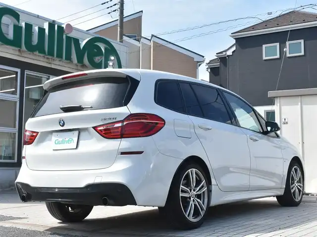 ＢＭＷ ２２０ｉ グランツアラー Mスポーツ 神奈川県 2016(平28)年 5.7万km アルピンホワイトⅢ 2.0ターボ/純正HDDナビ/(DVD/Bluetooth/USB/MSV)/バックカメラ/パワーバックドア/ドライビングアシスト/オートエアコン/ハニカムメッシュフロントエアロバンパー/LEDヘッドライト/スマートキー/前後ドライブレコーダー/ETC/横滑り防止機能/純正18インチアルミホイール/カーテンエアバック/スペアキー/保証書/取扱説明書
