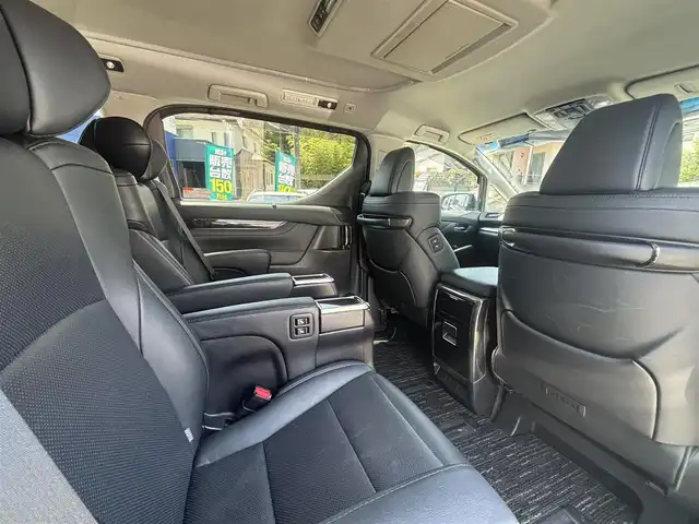 トヨタ ヴェルファイア Z Gエディション 熊本県 2018(平30)年 7.1万km ブラック ワンオーナー/モデリスタフルエアロ/モデリスタマフラー/モデリスタミラーガーニッシュ/モデリスタバックドアガーニッシュ/純正ディーラーナビ(NSZT-Y66T)/【フルセグTV/CD/DVD/Bluetooth】/バックカメラ/純正フリップダウンモニター(V12T-R66C)/両側パワースライドドア/衝突被害軽減システム/レーンキープアシスト/レーダークルーズコントロール/コーナーセンサー/合皮シート/前席パワーシート（D席メモリ付き）/前席シートヒーター/前席エアーシート/２列目オットマン/ハンドルヒーター/パワーバックドア/純正18インチアルミホイル/オートLEDライト/オートマチックハイビーム/ビルトインETC/純正フロアマット/横滑り防止装置/盗難防止装置/取扱説明書/保証書