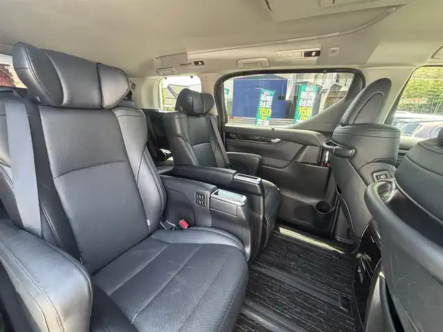 トヨタ ヴェルファイア Z Gエディション 熊本県 2018(平30)年 7.1万km ブラック ワンオーナー/モデリスタフルエアロ/モデリスタマフラー/モデリスタミラーガーニッシュ/モデリスタバックドアガーニッシュ/純正ディーラーナビ(NSZT-Y66T)/【フルセグTV/CD/DVD/Bluetooth】/バックカメラ/純正フリップダウンモニター(V12T-R66C)/両側パワースライドドア/衝突被害軽減システム/レーンキープアシスト/レーダークルーズコントロール/コーナーセンサー/合皮シート/前席パワーシート（D席メモリ付き）/前席シートヒーター/前席エアーシート/２列目オットマン/ハンドルヒーター/パワーバックドア/純正18インチアルミホイル/オートLEDライト/オートマチックハイビーム/ビルトインETC/純正フロアマット/横滑り防止装置/盗難防止装置/取扱説明書/保証書