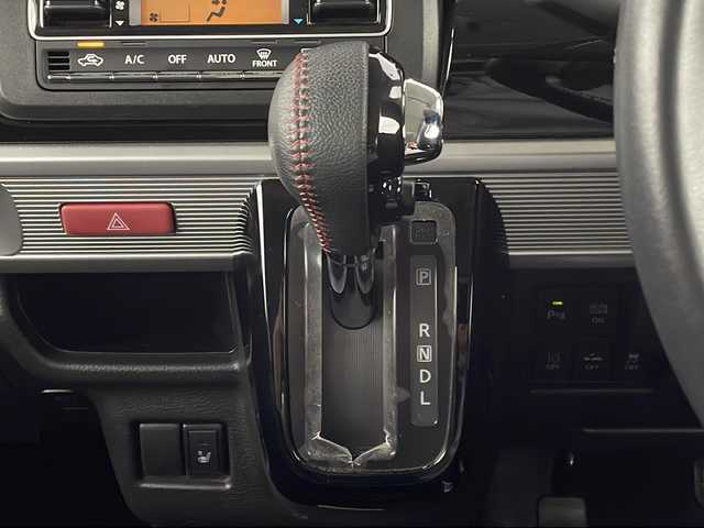 スズキ スペーシア カスタム HYBRID XS 新潟県 2018(平30)年 2.4万km ピュアホワイトP スズキセーフティサポート/純正オーディオ/　　AM/FM/AUX/両側パワースライドドア/HIDオートライト/ハーフレザーシート/運転席シートヒーター/15インチ純正アルミホイール付/アイドリングストップ/サーキュレーター/後席パーソナルテーブル/サンシェード/純正フロアマット/純正ドアバイザー/スペアキー/スマートキー