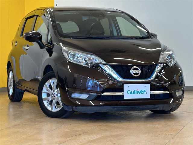 日産 ノート e－パワー メダリスト 群馬県 2020(令2)年 7.6万km インペリアルアンバーP エマージェンシーブレーキ/レーダークルーズコントロール/レーンディパーチャーウォーニング/クリアランスソナー/純正SDナビ/・フルセグTV/・DVD/CD/SD/AUX/・FM/AM/アラウンドビューモニター/デジタルインナーミラー/ドライブレコーダー/ETC/ステアリングスイッチ/ブラックハーフレザーシート/スマートキー/プッシュスタート/LEDヘッドライト/フォグランプ/オートライト/純正15インチAW/純正フロアマット/純正ドアバイザー/電動格納ウィンカーミラー/横滑り防止機能