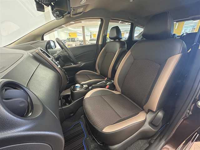 日産 ノート e－パワー メダリスト 群馬県 2020(令2)年 7.6万km インペリアルアンバーP エマージェンシーブレーキ/レーダークルーズコントロール/レーンディパーチャーウォーニング/クリアランスソナー/純正SDナビ/・フルセグTV/・DVD/CD/SD/AUX/・FM/AM/アラウンドビューモニター/デジタルインナーミラー/ドライブレコーダー/ETC/ステアリングスイッチ/ブラックハーフレザーシート/スマートキー/プッシュスタート/LEDヘッドライト/フォグランプ/オートライト/純正15インチAW/純正フロアマット/純正ドアバイザー/電動格納ウィンカーミラー/横滑り防止機能