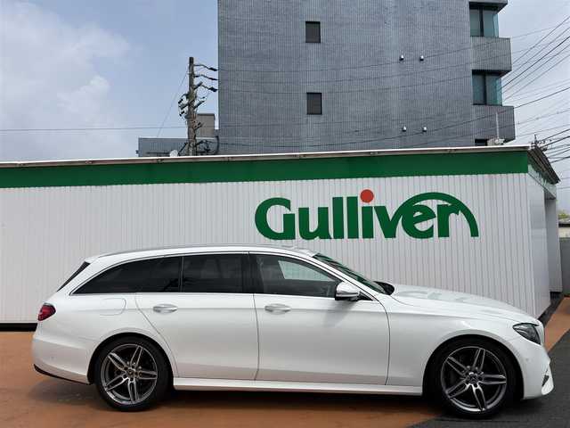 メルセデス・ベンツ Ｅ２００ SW AVG スポーツ 本革 三重県 2018(平30)年 5.2万km ポーラホワイト アルミモール腐食無し/ 保証書/ 取扱説明書/ナビ取扱説明書/スマートキースペア×1本/レザーパッケージ/：ナッパ革シート/：エアバランスパッケージ/：Burmesterサラウンドシステム/：13スピーカー/レーダーセーフティパッケージ/：アクティブディスタンスアシストディストロニック/：ステアリングパイロット/：アクティブレーンチェンジアシスト/：アクティブレーンキーピングアシスト/：アクテブエマージェンシーストップアシスト/：アクティブブレーキアシスト/：アクティブブラインドスポットアシスト/：トラフィックサインアシスト/：渋滞時緊急ブレーキ機能：緊急回避補助システム/シートヒーター（前席）/メモリー付きパワーシート（前席）/革巻きスポーツステアリング（フラットボトム）/COMANDシステム/：12.3インチワイドデイスプレイ/：フルセグTV・AppleCar play/：USBメディアインターフェイス
