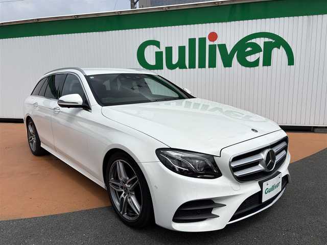 メルセデス・ベンツ Ｅ２００ SW AVG スポーツ 本革 三重県 2018(平30)年 5.2万km ポーラホワイト アルミモール腐食無し/ 保証書/ 取扱説明書/ナビ取扱説明書/スマートキースペア×1本/レザーパッケージ/：ナッパ革シート/：エアバランスパッケージ/：Burmesterサラウンドシステム/：13スピーカー/レーダーセーフティパッケージ/：アクティブディスタンスアシストディストロニック/：ステアリングパイロット/：アクティブレーンチェンジアシスト/：アクティブレーンキーピングアシスト/：アクテブエマージェンシーストップアシスト/：アクティブブレーキアシスト/：アクティブブラインドスポットアシスト/：トラフィックサインアシスト/：渋滞時緊急ブレーキ機能：緊急回避補助システム/シートヒーター（前席）/メモリー付きパワーシート（前席）/革巻きスポーツステアリング（フラットボトム）/COMANDシステム/：12.3インチワイドデイスプレイ/：フルセグTV・AppleCar play/：USBメディアインターフェイス