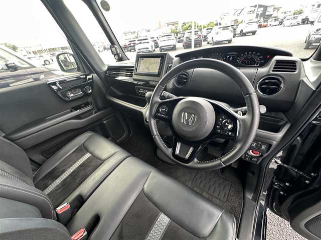 ホンダ Ｎ ＢＯＸ カスタム L ターボ 千葉県 2021(令3)年 2.7万km ミッドナイトブルービームM 純正メモリナビ/(フルセグTV CD DVD BT FM AM)/バックカメラ/前後ドライブレコーダー/衝突被害軽減システム/車線逸脱警報/クルーズコントロール/ハーフレザーシート/両側パワースライドドア/横滑り防止装置/ETC/アイドリングストップ/LEDヘッドライト/フォグランプ/オートライト/ウィンカーミラー/電動格納ミラー/純正15インチAW/シートヒーター/シートリフター/プッシュスタート/スマートキー/フロアマット/ドアバイザー