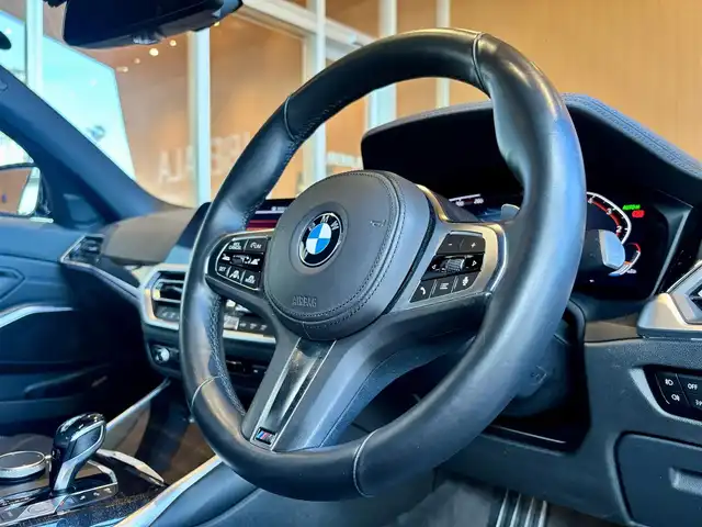 ＢＭＷ ３２０ｄ xDrive Mスポーツ EDジョイ+ 宮城県 2020(令2)年 4.6万km サファイアブラックP ハイラインパッケージ/ＡＣＣ　/ｉＤｒｉｖｅナビ　/全方位カメラ　/黒革シート　/シートヒーター　/パワーシート　/ＬＥＤヘッドライト　/純正１９インチＡＷ/ドラレコ