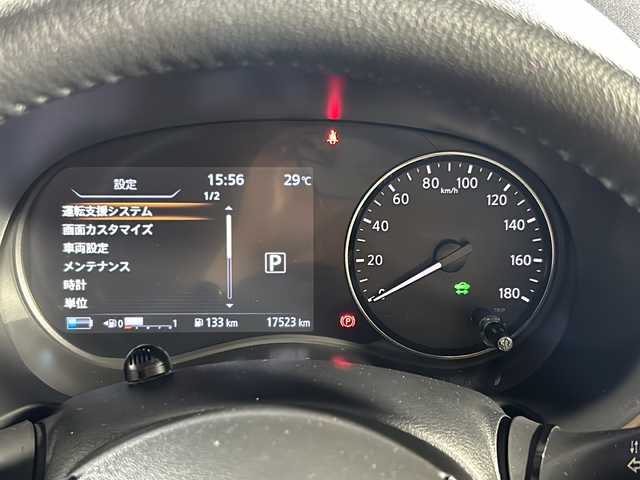 日産 キックス X ツートーンインテリアED 沖縄県 2022(令4)年 1.8万km ブリリアントホワイトパール/ピュアブラック 2トーン 県外仕入れ/禁煙車/プロパイロット/純正９インチナビ/・ＣＤ／ＤＶＤ／Ｂｌｕｅｔｏｏｔｈ／フルセグＴＶ/アラウンドビューカメラ/バックカメラ/エマージェンシーブレーキ/ドライブレコーダー前後/ハーフレザーシート/デジタルインナーミラー/ルーフレール/純正アルミ/取扱説明書