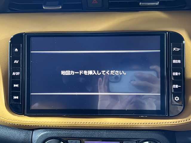 日産 キックス X ツートーンインテリアED 沖縄県 2022(令4)年 1.8万km ブリリアントホワイトパール/ピュアブラック 2トーン 県外仕入れ/禁煙車/プロパイロット/純正９インチナビ/・ＣＤ／ＤＶＤ／Ｂｌｕｅｔｏｏｔｈ／フルセグＴＶ/アラウンドビューカメラ/バックカメラ/エマージェンシーブレーキ/ドライブレコーダー前後/ハーフレザーシート/デジタルインナーミラー/ルーフレール/純正アルミ/取扱説明書