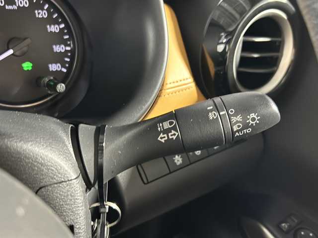 日産 キックス X ツートーンインテリアED 沖縄県 2022(令4)年 1.8万km ブリリアントホワイトパール/ピュアブラック 2トーン 県外仕入れ/禁煙車/プロパイロット/純正９インチナビ/・ＣＤ／ＤＶＤ／Ｂｌｕｅｔｏｏｔｈ／フルセグＴＶ/アラウンドビューカメラ/バックカメラ/エマージェンシーブレーキ/ドライブレコーダー前後/ハーフレザーシート/デジタルインナーミラー/ルーフレール/純正アルミ/取扱説明書