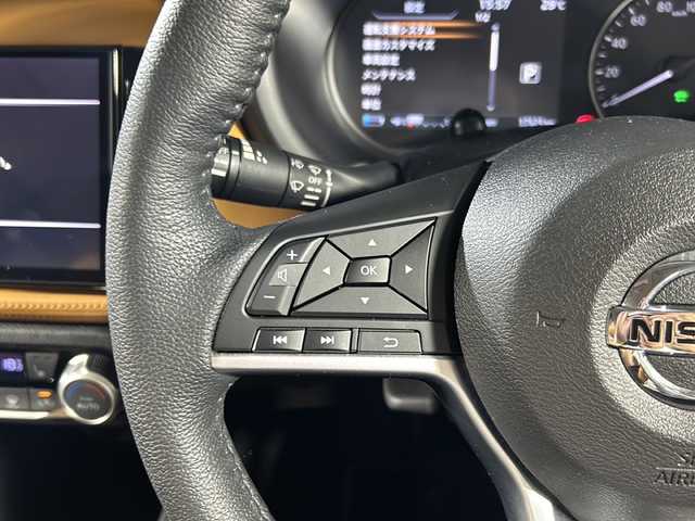 日産 キックス X ツートーンインテリアED 沖縄県 2022(令4)年 1.8万km ブリリアントホワイトパール/ピュアブラック 2トーン 県外仕入れ/禁煙車/プロパイロット/純正９インチナビ/・ＣＤ／ＤＶＤ／Ｂｌｕｅｔｏｏｔｈ／フルセグＴＶ/アラウンドビューカメラ/バックカメラ/エマージェンシーブレーキ/ドライブレコーダー前後/ハーフレザーシート/デジタルインナーミラー/ルーフレール/純正アルミ/取扱説明書