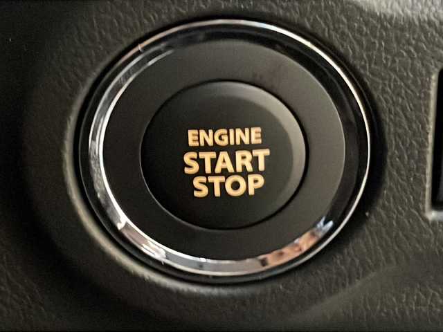 スズキ スペーシア カスタム HYBRID XS 福岡県 2025(令7)年 0.1万km ピュアホワイトP 純正9インチナビ/　（AppleCarPlay/FM/AM/フルセグ/Bluetooth)/全方位カメラ/HUD/ステアリングヒーター/ヘッドライトレベライザー/両側パワースライドドア/レーダークルーズコントロール/革巻きステアリング/ディーラーOPフロアマット/ディーラーOPドアハンドルプロテクター/シートヒーター/横滑り防止装置/コーナーセンサー/レーンキープアシスト/衝突軽減システム/オートライト/LEDライト/純正ホイール/電格ミラー