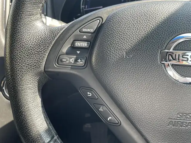 日産 スカイライン クロスオーバー 370GT FOUR Type P 兵庫県 2011(平23)年 12.6万km クリスタルホワイトパール ４WD/純正HDDナビゲーション/・CD/DVD/・フルセグTV/・FM/AM/アラウンドビュー/純正エアロ(フロント/サイド/リア)/BOSE/レザーシート/前席パワーシート/運転席シートメモリ機能/前席シートヒーター/ステアリングリモコン/ビルトインETC/プッシュスタート/スマートキー/クルーズコントロール/HIDヘッドライト/オートライト/フォグランプ/電動格納ミラー/ウィンカーミラー/純正マット/社外AW(245/45/19)/社外ストラットタワーバー