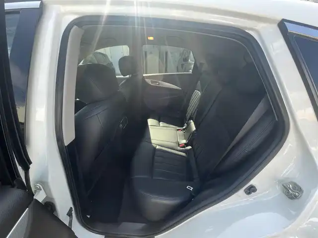 日産 スカイライン クロスオーバー 370GT FOUR Type P 兵庫県 2011(平23)年 12.6万km クリスタルホワイトパール ４WD/純正HDDナビゲーション/・CD/DVD/・フルセグTV/・FM/AM/アラウンドビュー/純正エアロ(フロント/サイド/リア)/BOSE/レザーシート/前席パワーシート/運転席シートメモリ機能/前席シートヒーター/ステアリングリモコン/ビルトインETC/プッシュスタート/スマートキー/クルーズコントロール/HIDヘッドライト/オートライト/フォグランプ/電動格納ミラー/ウィンカーミラー/純正マット/社外AW(245/45/19)/社外ストラットタワーバー