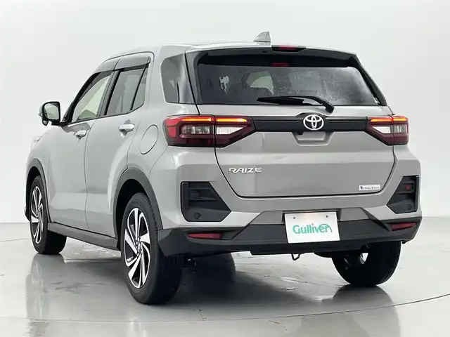 トヨタ ライズ Z 熊本県 2023(令5)年 1.5万km スムースグレーマイカメタリック 純正ナビNMZK-W73D（ＣＤ・ＤＶＤ・フルセグ・ＢＴ）/バックカメラ　/純正前方ドライブレコーダー　/ビルトインＥＴＣ2.0　/前後クリアランスソナー　/前席シートヒーター　/スマートアシスト/・衝突軽減ブレーキ/・先行車発進お知らせ機能/・オートハイビーム/・車線逸脱警報/・前後誤発進抑制機能/・アダブティブクルーズコントロール/横滑り防止/アイドリングストップ/電動パーキング/ブレーキホールド/純正フロアマット/純正17インチAW/オートライト/LEDヘッドライト/フォグランプ/スマートキー/プッシュスタート/スペアキー１本/保証書/取扱説明書