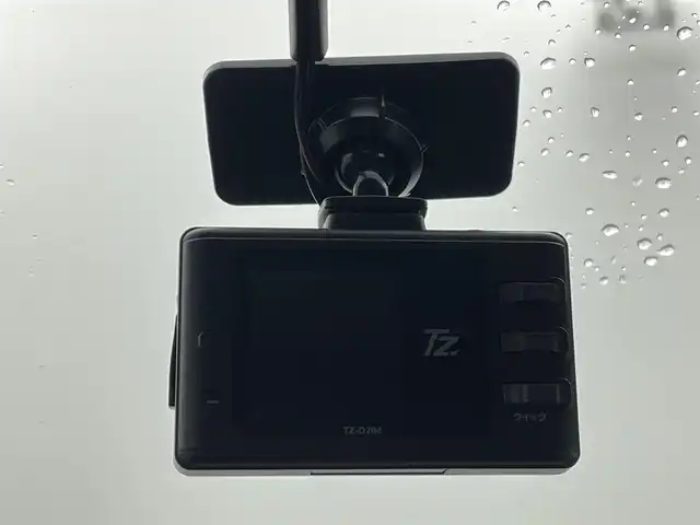 トヨタ ライズ Z 熊本県 2023(令5)年 1.5万km スムースグレーマイカメタリック 純正ナビNMZK-W73D（ＣＤ・ＤＶＤ・フルセグ・ＢＴ）/バックカメラ　/純正前方ドライブレコーダー　/ビルトインＥＴＣ2.0　/前後クリアランスソナー　/前席シートヒーター　/スマートアシスト/・衝突軽減ブレーキ/・先行車発進お知らせ機能/・オートハイビーム/・車線逸脱警報/・前後誤発進抑制機能/・アダブティブクルーズコントロール/横滑り防止/アイドリングストップ/電動パーキング/ブレーキホールド/純正フロアマット/純正17インチAW/オートライト/LEDヘッドライト/フォグランプ/スマートキー/プッシュスタート/スペアキー１本/保証書/取扱説明書