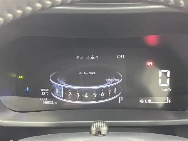 トヨタ ライズ Z 熊本県 2023(令5)年 1.5万km スムースグレーマイカメタリック 純正ナビNMZK-W73D（ＣＤ・ＤＶＤ・フルセグ・ＢＴ）/バックカメラ　/純正前方ドライブレコーダー　/ビルトインＥＴＣ2.0　/前後クリアランスソナー　/前席シートヒーター　/スマートアシスト/・衝突軽減ブレーキ/・先行車発進お知らせ機能/・オートハイビーム/・車線逸脱警報/・前後誤発進抑制機能/・アダブティブクルーズコントロール/横滑り防止/アイドリングストップ/電動パーキング/ブレーキホールド/純正フロアマット/純正17インチAW/オートライト/LEDヘッドライト/フォグランプ/スマートキー/プッシュスタート/スペアキー１本/保証書/取扱説明書