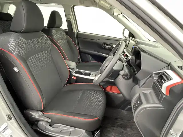 トヨタ ライズ Z 熊本県 2023(令5)年 1.5万km スムースグレーマイカメタリック 純正ナビNMZK-W73D（ＣＤ・ＤＶＤ・フルセグ・ＢＴ）/バックカメラ　/純正前方ドライブレコーダー　/ビルトインＥＴＣ2.0　/前後クリアランスソナー　/前席シートヒーター　/スマートアシスト/・衝突軽減ブレーキ/・先行車発進お知らせ機能/・オートハイビーム/・車線逸脱警報/・前後誤発進抑制機能/・アダブティブクルーズコントロール/横滑り防止/アイドリングストップ/電動パーキング/ブレーキホールド/純正フロアマット/純正17インチAW/オートライト/LEDヘッドライト/フォグランプ/スマートキー/プッシュスタート/スペアキー１本/保証書/取扱説明書