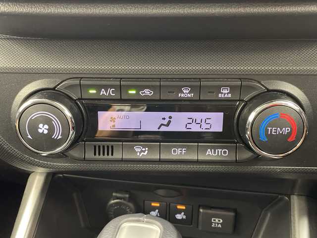 トヨタ ライズ Z 岐阜県 2024(令6)年 2.9万km シャイニングホワイトパール メモリーナビ/Bluetooth/USB/AM/FM/バックモニター/プリクラッシュセーフティシステム/レーンキープアシスト/クリアランスソナー/レーダークルーズコントロール/シートヒーター/ETC/ドライブレコーダー/電動パーキングブレーキ/ブレーキホールド/ステアリングスイッチ/オートLEDヘッドライト/フォグランプ/電動格納ミラー/オートリトラミラー/MTモード付/純正17インチアルミホイール/スマートキー/プッシュスタート