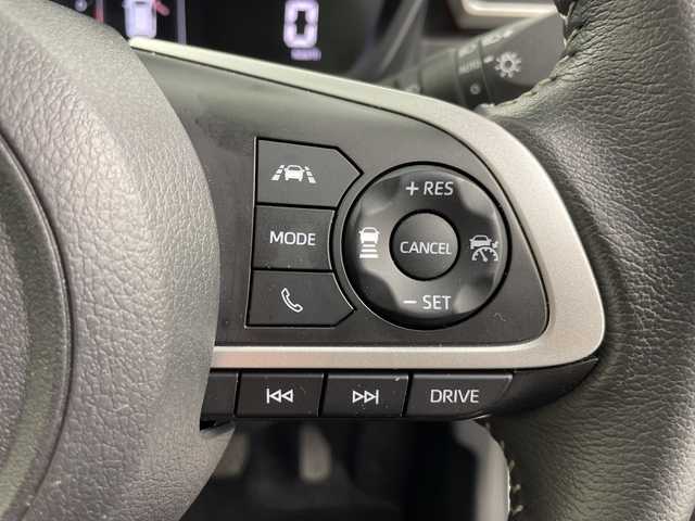 トヨタ ライズ Z 岐阜県 2024(令6)年 2.9万km シャイニングホワイトパール メモリーナビ/Bluetooth/USB/AM/FM/バックモニター/衝突軽減ブレーキ/レーンキープアシスト/クリアランスソナー/レーダークルーズコントロール/シートヒーター/ETC/ドライブレコーダー/電動パーキングブレーキ/ブレーキホールド/ステアリングスイッチ/オートLEDヘッドライト/フォグランプ/電動格納ミラー/オートリトラミラー/MTモード付/純正17インチアルミホイール/スマートキー/プッシュスタート