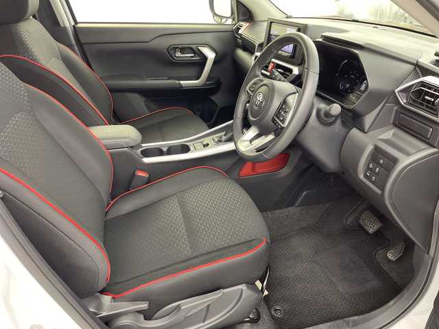 トヨタ ライズ Z 岐阜県 2024(令6)年 2.9万km シャイニングホワイトパール メモリーナビ/Bluetooth/USB/AM/FM/バックモニター/衝突軽減ブレーキ/レーンキープアシスト/クリアランスソナー/レーダークルーズコントロール/シートヒーター/ETC/ドライブレコーダー/電動パーキングブレーキ/ブレーキホールド/ステアリングスイッチ/オートLEDヘッドライト/フォグランプ/電動格納ミラー/オートリトラミラー/MTモード付/純正17インチアルミホイール/スマートキー/プッシュスタート