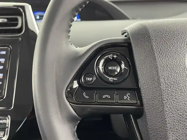 トヨタ プリウス Sツーリングセレクション 大分県 2019(平31)年 4.7万km ホワイトパールクリスタルシャイン モデリスタエアロ/（フロント/サイド/リア）/トヨタセーフティーセンス/・プリクラッシュセーフティー/・LDA/・オートハイビーム/・踏み間違え防止/・レーダークルーズコントロール/TEIN車高調/純正ナビ/（フルセグ/CD/DVD/Bluetooth）/ビルトインETC/バックカメラ/前席シートヒーター/前方ドライブレコーダー/ステアリングスイッチ/オートリトラミラー/スマートキー・プッシュスタート/社外19インチアルミホイール/保証書・取扱説明書