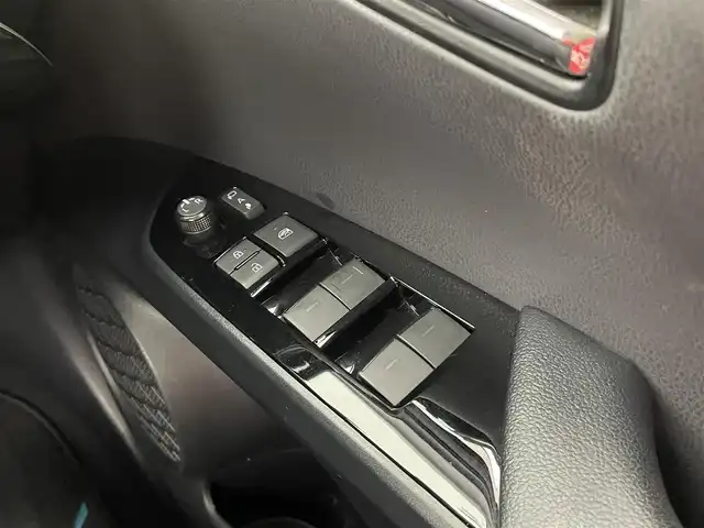 トヨタ プリウス Sツーリングセレクション 大分県 2019(平31)年 4.7万km ホワイトパールクリスタルシャイン モデリスタエアロ/（フロント/サイド/リア）/トヨタセーフティーセンス/・プリクラッシュセーフティー/・LDA/・オートハイビーム/・踏み間違え防止/・レーダークルーズコントロール/TEIN車高調/純正ナビ/（フルセグ/CD/DVD/Bluetooth）/ビルトインETC/バックカメラ/前席シートヒーター/前方ドライブレコーダー/ステアリングスイッチ/オートリトラミラー/スマートキー・プッシュスタート/社外19インチアルミホイール/保証書・取扱説明書