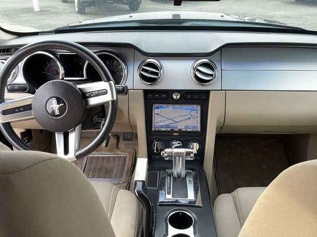 フォード マスタング GT 徳島県 2009(平21)年 17.9万km 黒 左ハンドル/社外HDDナビ/（DISC/フルセグ/HDD）/バックカメラ/D席パワーシート/ETC/純正17インチAW/純正フロアマット/ダブルエアバック/キーレス有/取扱説明書/新車時保証書/点検記録簿有（R2-4/R6）