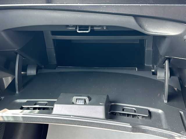 日産 ノート X 山梨県 2012(平24)年 5.7万km ダークメタルグレー 社外SDナビ　/フルセグＴＶ　/Bluetooth/全周囲カメラ/ＥＴＣ　/プッシュスタート　/スマートキー　/社外１４インチアルミホイール　/ＡＢＳ　/フラットシート　/純正フロアマット　/Ｗエアバッグ　/パワーステアリング　/パワーウィンドウ　/ドアバイザー/AW付スタッドレス有