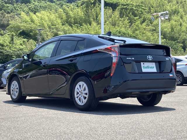 トヨタ プリウス Sセーフティプラス 佐賀県 2018(平30)年 7.2万km アティチュードブラックマイカ 純正9インチナビ/バックカメラ/トヨタセーフティセンス/・プリクラッシュセーフティ/・レーンディパーチャーアラート/・オートハイビーム/・アダプティブクルーズコントロール/・先行者発進警告/クリアランスソナー/パーキングアシスト/ビルトインETC2.0/ステアリングスイッチ/プッシュスタート/スマートキー/LEDヘッドライト/フォグライト/純正アルミホイール