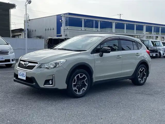 スバル インプレッサ ＸＶ 2．0i アイサイト プラウドED 山形県 2016(平28)年 9.7万km デザートカーキ (株)IDOMが運営する【じしゃロン山形店】の自社ローン専用車両になります。/こちらは現金またはオートローンご利用時の価格です。/自社ローンご希望の方は別途その旨お申付け下さい。/ワンオーナー/XV特別仕様車/専用ウルトラスエードシート（センターキルト）/専用シルバーカーボン調インパネ加飾パネル/専用ドアトリム（合成皮革/センターキルト）/アイサイト/・プリクラッシュブレーキ/・レーダークルーズコントロール/・アクティブレーンキープ/カロッツェリア製ナビ（AVIC-RZ99）/（フルセグTV/CD/DVD/Bluetooth/ipod）/バックカメラ/前席パワーシート/キセノンヘッドライト/オートライト/革巻きステアリング/MTモード付AT/パドルシフト/純正17インチAW/純正フロアマット/ETC/スマートキー×2/ディーラー整備記録簿（H28/H29/H30/R1/R2/R3/R4/R5/R6）