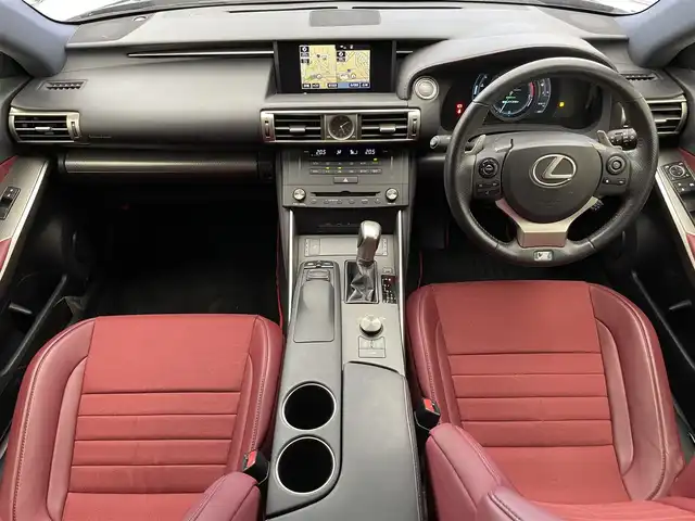 レクサス ＩＳ 200t Fスポーツ 滋賀県 2015(平27)年 3.1万km スターライトブラックガラスフレーク 禁煙車/純正ナビ/（ＣＤ／ＤＶＤ／Ｂｌｕｅｔｏｏｔｈ／ワンセグ）/運転席助手席シートヒーター/運転席助手席パワーシート/パドルシフト/ハーフレザー/バックカメラ/ＵＳＢ/ＬＥＤヘッドライト/クルーズコントロール